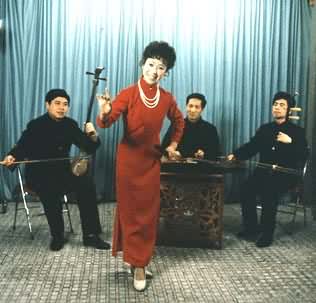 河南坠子焦军芳(河南坠子焦军芳简介) 河南坠子(北京曲艺曲剧团演出)