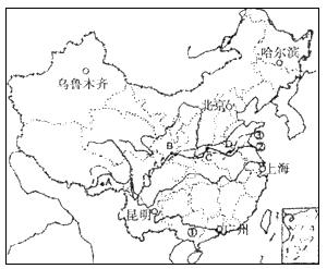 读中国轮廓图,完成下列各题。图中A、B、C、D四地中,l月气温最低的是____ __。 读中国轮廓图,完成下列各题。图中A、B、C、D四地中,l月气温最低的是____ __。