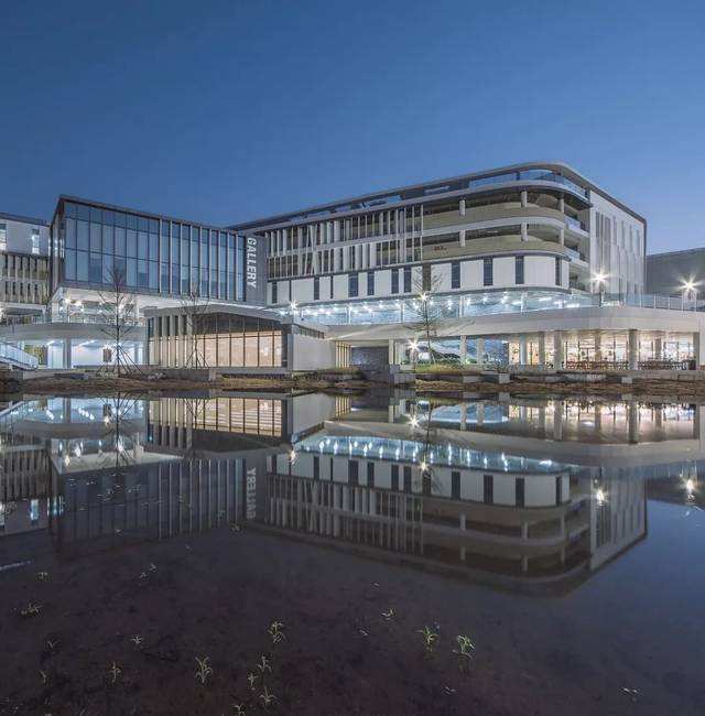 北京师范大学香港浸会联合国际学院是211吗学费多少?王牌专业介 北京师范大学香港浸会联合国际学院是211吗学费多少?王牌专业介