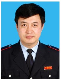 二道区国家税务局工人刘国江从1986年起,先后义务照顾100多位孤寡老人。在部队服役期间,他常去五保户王妈妈家,为老人拆洗被褥 二道区国家税务局工人刘国江从1986年起,先后义务照顾100多位孤寡老人。在部队服役期间,他常去五保户王妈妈家,为老人拆洗被褥