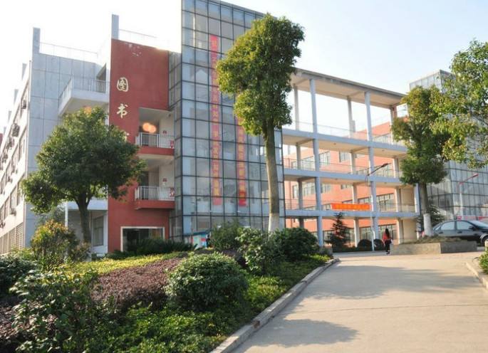 广东南方职业学院名气大吗?怎么样?排名第几?学费多少贵不贵? 广东南方职业学院名气大吗?怎么样?排名第几?学费多少贵不贵?