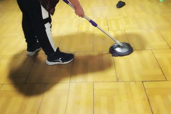 如何拖地最干净小妙招木制地板