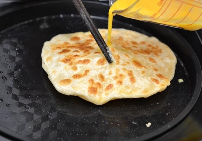 鸡蛋灌饼怎么做 鸡蛋灌饼怎么做