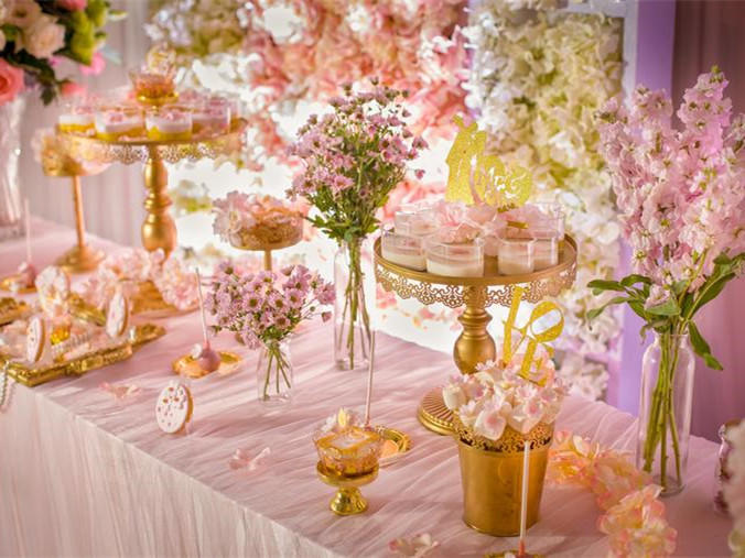 婚礼甜品台布置图片 婚礼甜品台布置图片