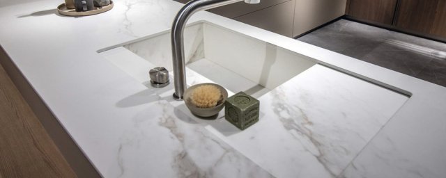 岩板和瓷砖大板有什么区别 岩板和瓷砖大板有什么区别