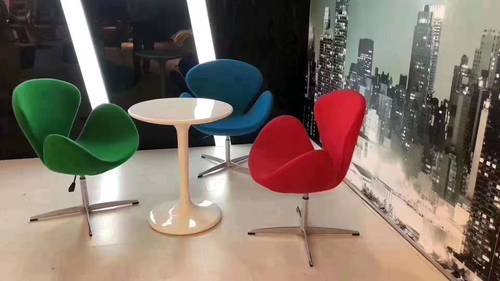 天鹅椅是哪位设计师的作品 天鹅椅是哪位设计师的作品