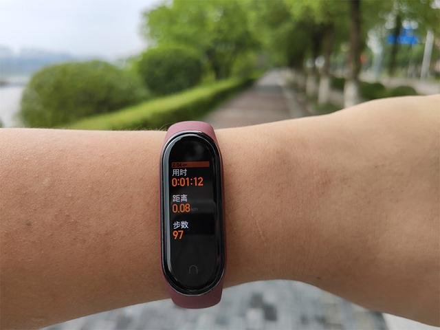 小米手环4 NFC版评测:几乎没有短板的智能手环 小米手环4 NFC版评测:几乎没有短板的智能手环