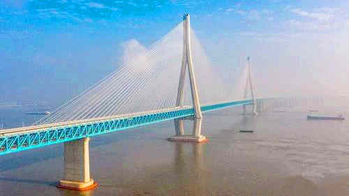2020年07月01日：沪苏通长江公铁大桥通车