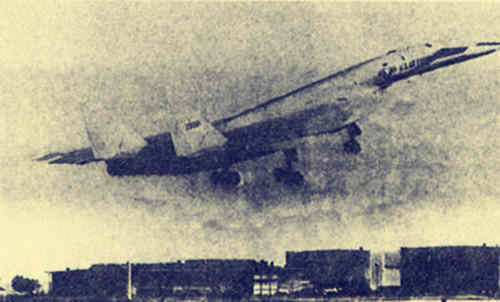 1964年05月11日：B-70轰炸机首航