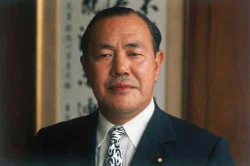 1993年12月16日：田中角荣逝世
