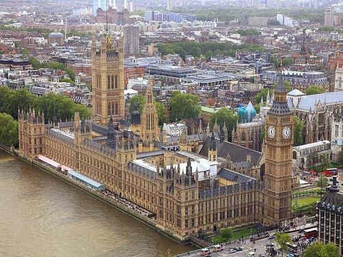 英国议会大厦是什么建筑风格