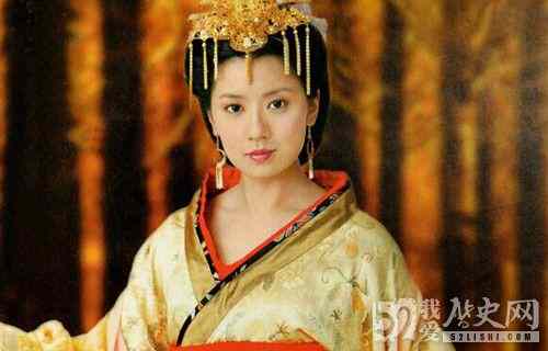 揭秘：武则天从青春年少到一代女皇的坎坷之路
