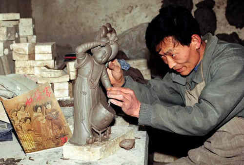 唐三彩的胚胎制作