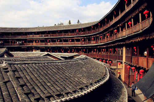福建土楼的建筑特色是什么
