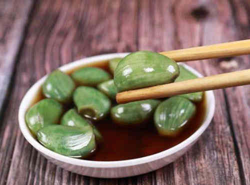 腊八蒜怎么腌制又绿又好吃