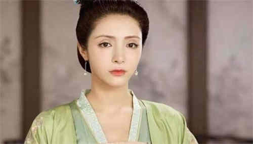 《风起霓裳》安氏怎么死的