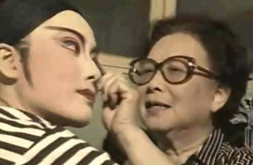越剧的妆容特点