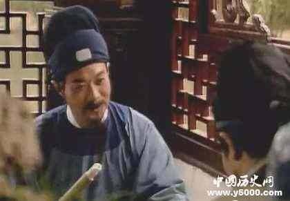 贾雨村和贾府有什么联系