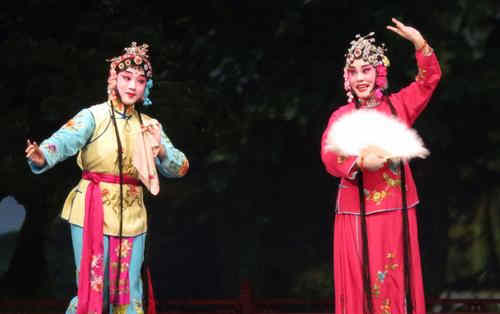 评剧《李香莲卖画》是哪个流派的风格