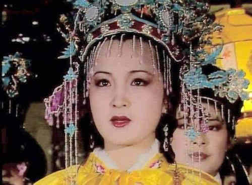 贾元春做错了三件事
