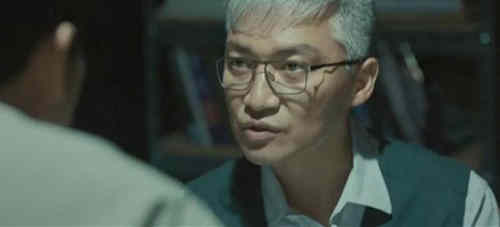 《窥探》博士死了吗