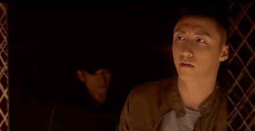 《爱上特种兵》梁牧泽被杀手袭击