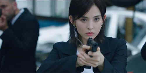 《风暴舞》巴斯与牟川是什么关系