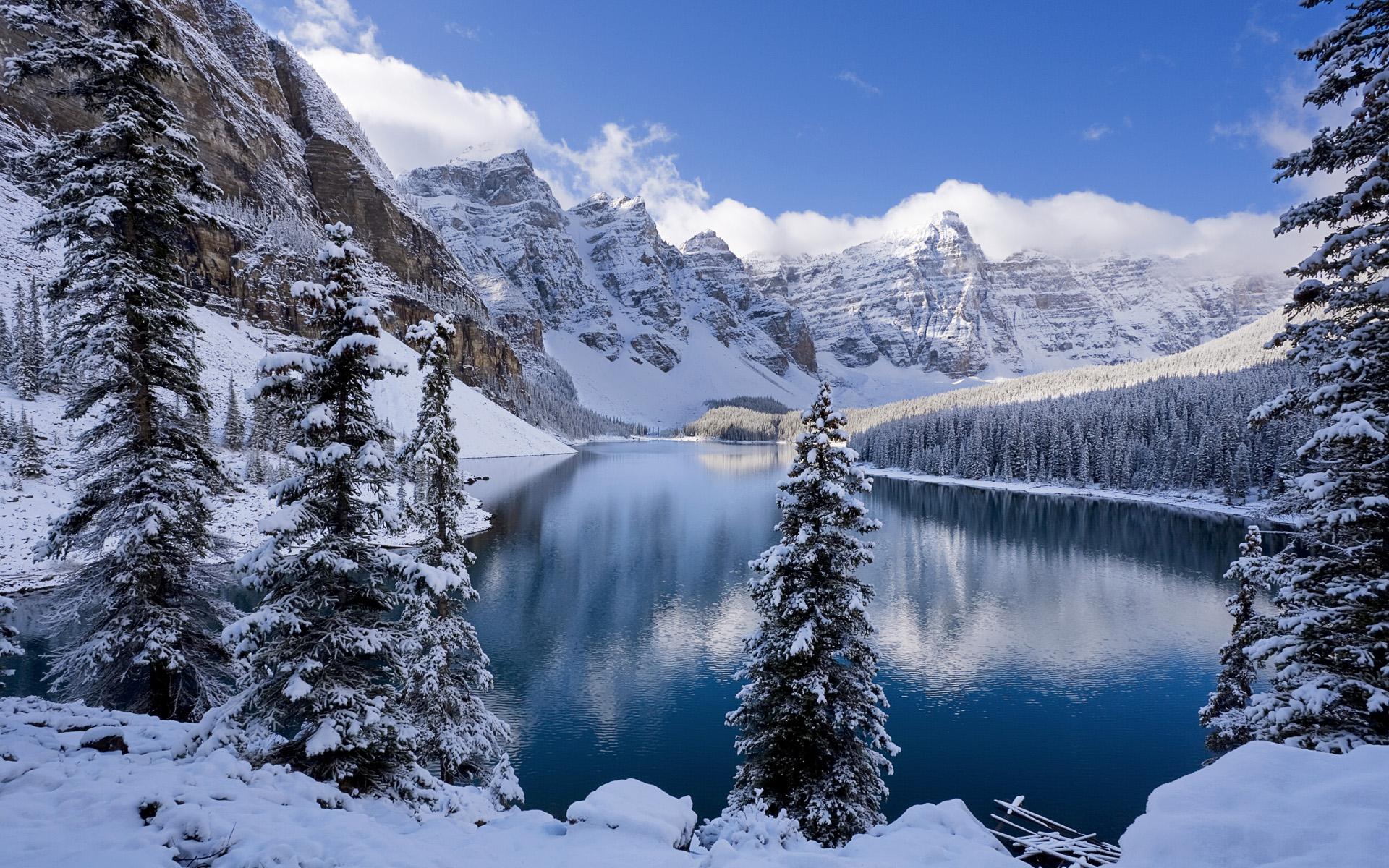 火树银花般的图片_漂亮的冬季雪景ppt背景图片 冷艳雪山风景图片背景，雪山 静静的湖 雪景ppt背景图片，漂亮的雪花背景图片，抽象湿空气云烟ppt背景图片