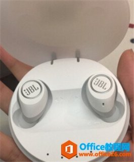 JBL FREE耳机怎么开机和关机