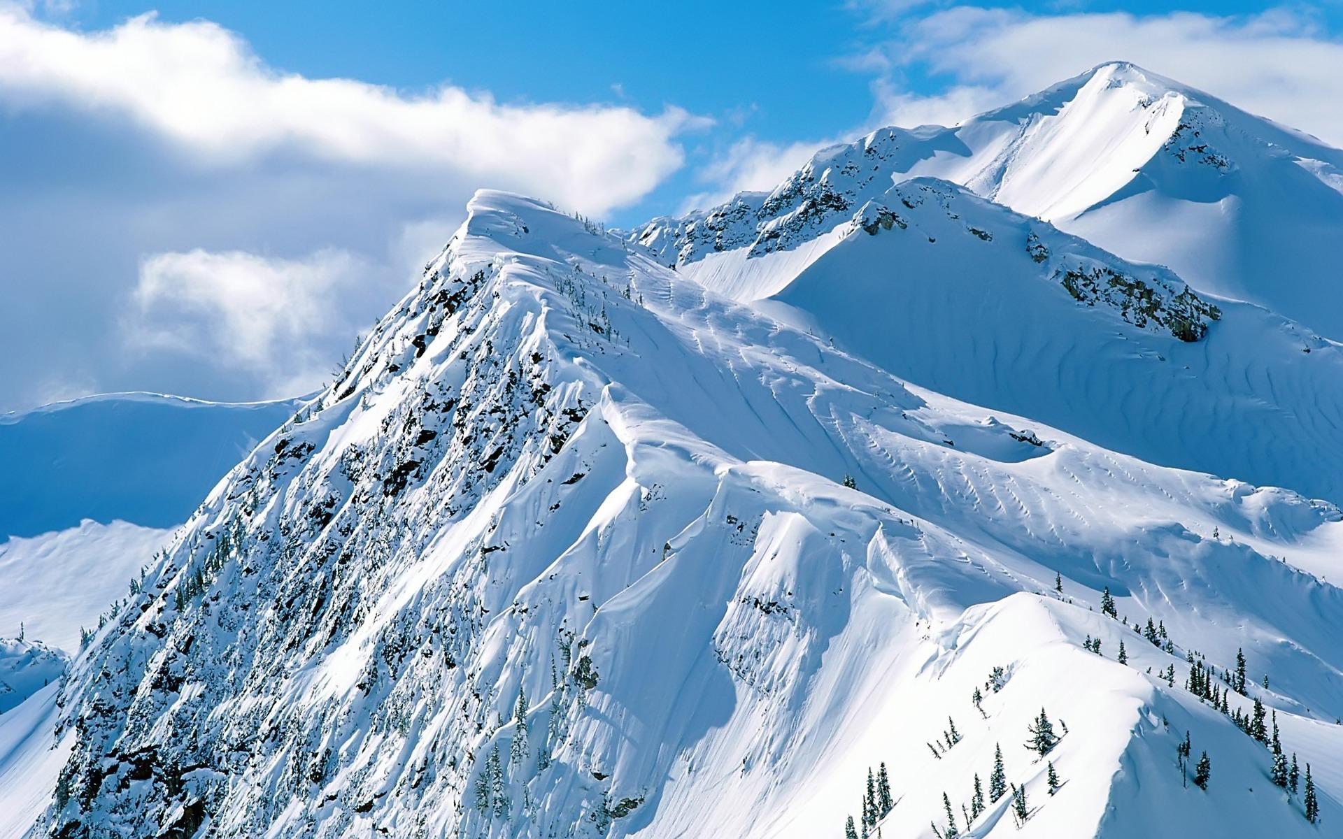 火树银花般的图片_漂亮的冬季雪景ppt背景图片 冷艳雪山风景图片背景，雪山 静静的湖 雪景ppt背景图片，漂亮的雪花背景图片，抽象湿空气云烟ppt背景图片